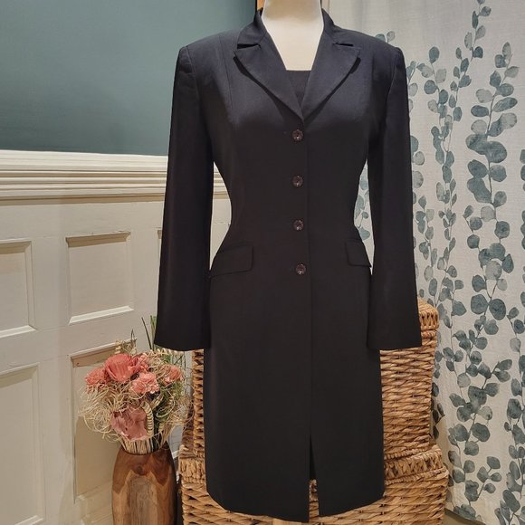 Dress Suit - Picture 3 of 8